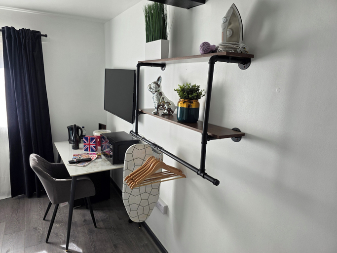 Interior 5, Guesthouse-Perfect for BHX & NEC, Solihull