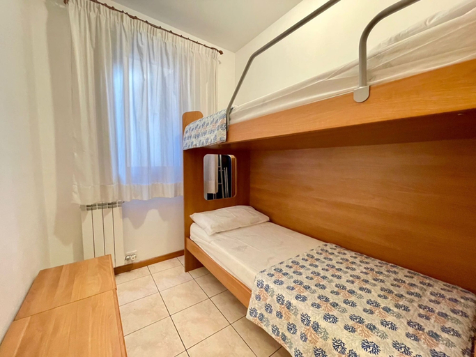 Bedroom 4, Comfortable Flat With Shared Pool, Venezia