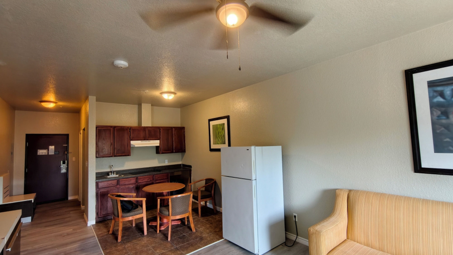 Others 5, Studio 7 By Capital O Killeen I-14, Bell