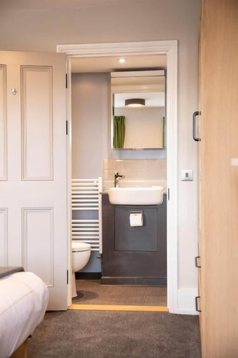 Bathroom 2, Turl Street Mitre, Oxfordshire