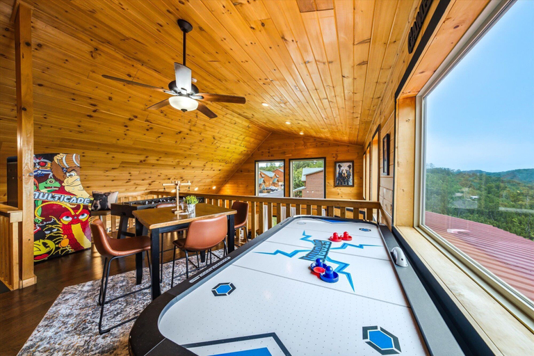 Room 1, Heavenly Daze, Sevier