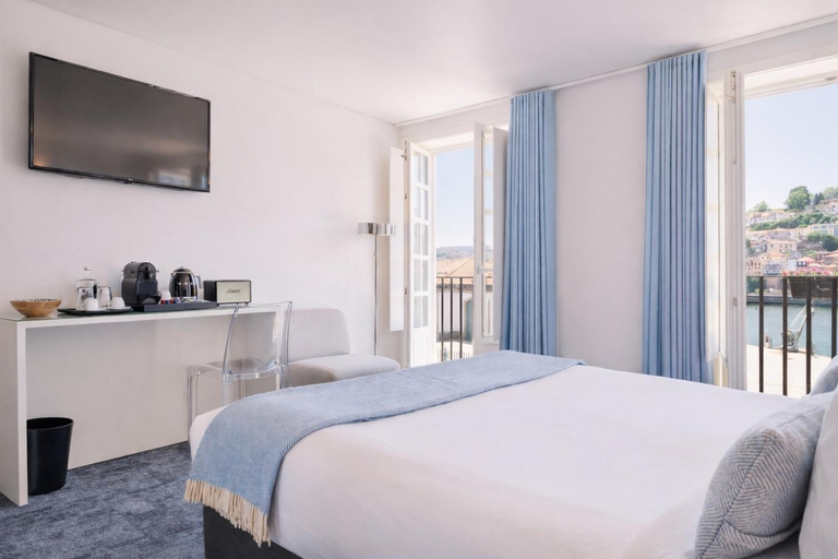 Bedroom 2, Miragaia - Riverside Suites - Adults Only, Porto