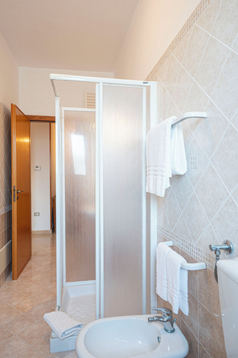 Bathroom 5, Sentiero del Ciolo, Lecce