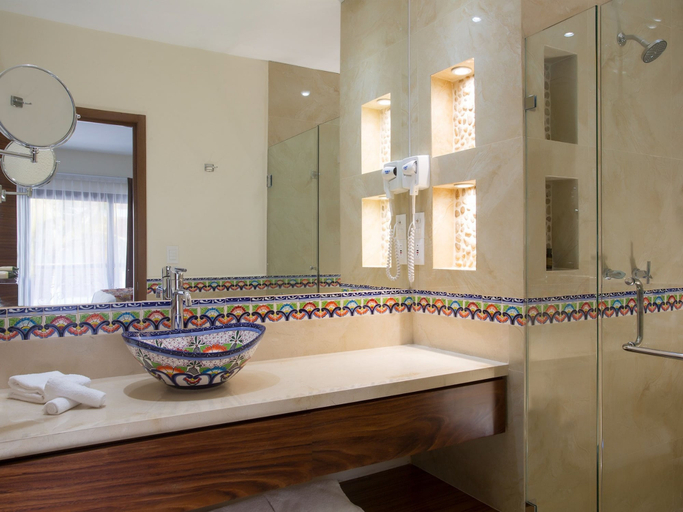 Bathroom 5, Playa Los Arcos Resort & Spa All Inclusive, Puerto Vallarta