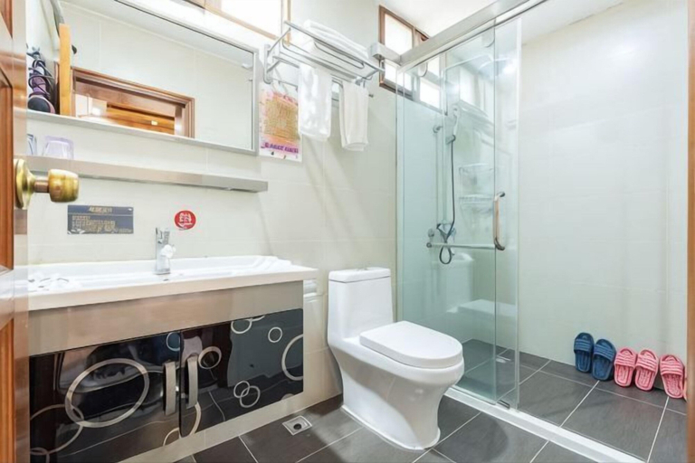 Bathroom 3, Yongxia Boutique Inn Lijiang, Lijiang