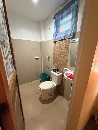 Bathroom 4, Mayon Lodging House, Daraga