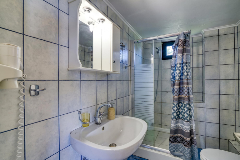 Bathroom 3, Analipsi Villas Beach Front, West Greece