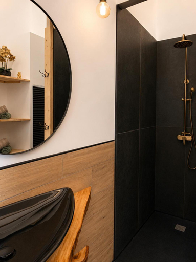 Bathroom 3, L inarretable studio independant, Gironde