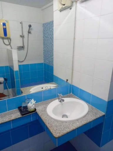 Bathroom 4, Bella B Plus Hotel, Phaya Thai