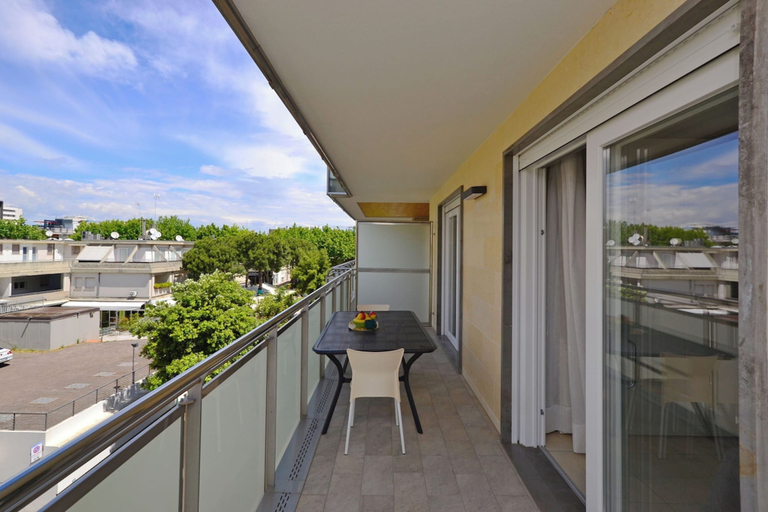 Balcony 4, Modern Flat With Spacious Balcony, Udine
