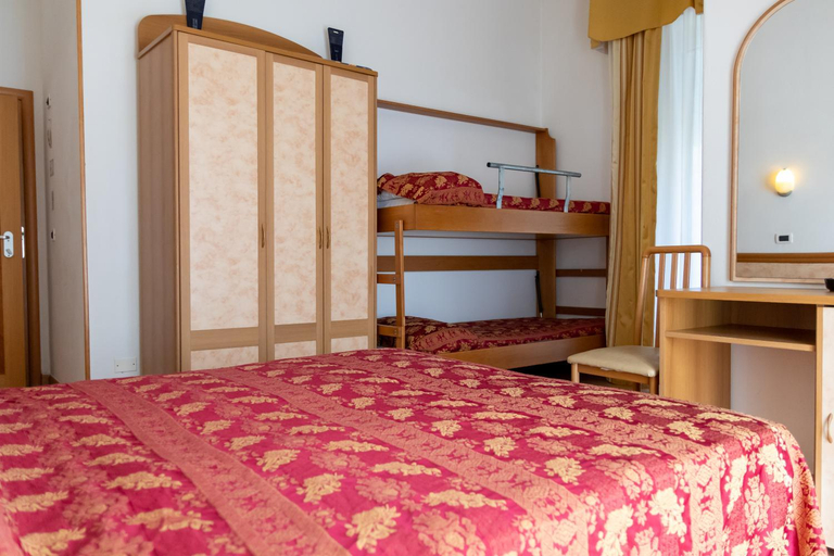 Bedroom 2, Mondial, Ravenna