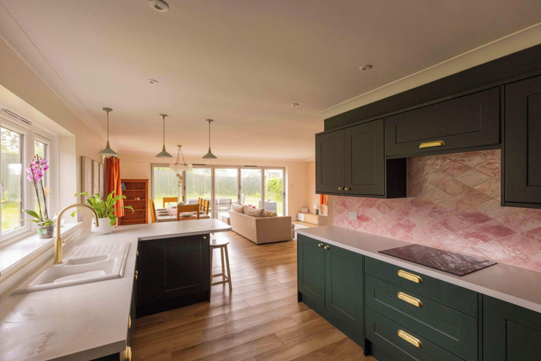 Primary image, House - Sleeps 12 - Parking - Garden, Dorset