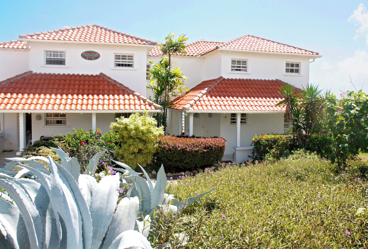 Front of property, Silver Sands Villas - by Zenbreak