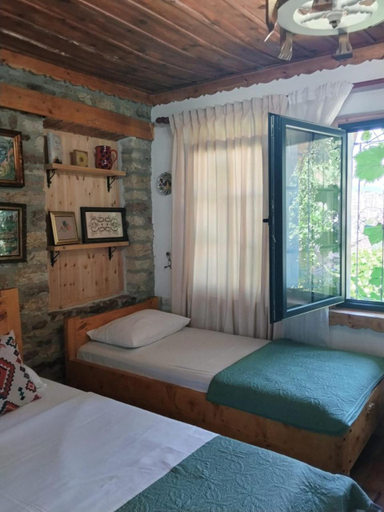 Bedroom 2, "Villa 70" Guesthouse, Gjirokastrës