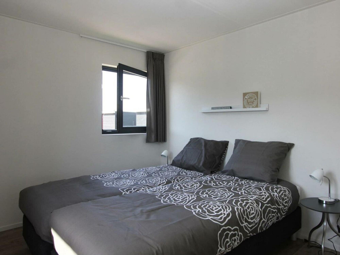 Room 3, Cube Magnifique 8, Haarlemmerliede c.a.