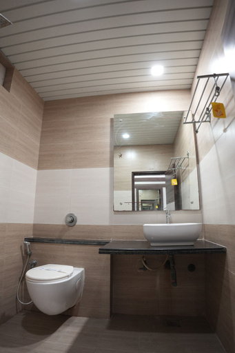 Bathroom 4, Hotel Samrat , Diu