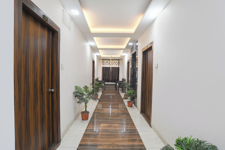 Lobby 3, FabHotel Manjulam Regency, Rajendra Nagar, Indore