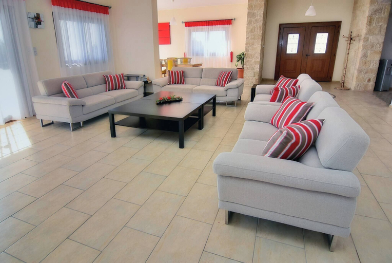 Others 5, Impressive Large Villa Huge Heated Pool Garden