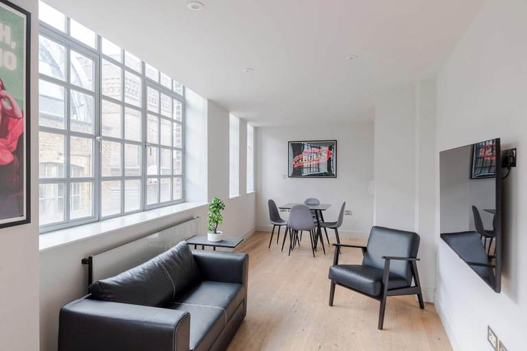 Living area, The Eyre Suite Four - Farringdon - by Frankie, London