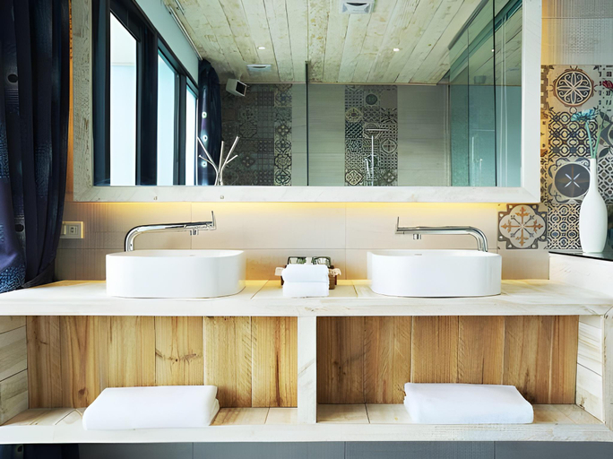 Bathroom 4, Azure, Pingtung