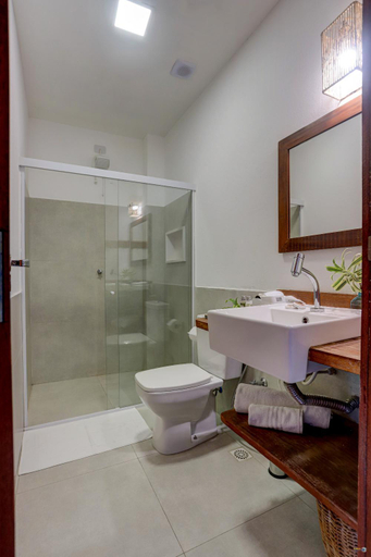 Bathroom 2, Caire Suites, Itacaré