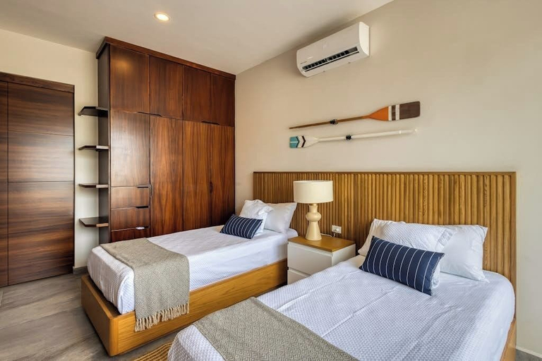 Room 4, Peaceful Coastal Stay With Pool, Balcony & Fitness Center, La Paz