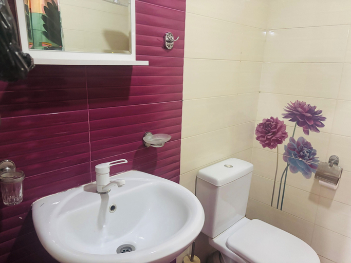 Bathroom 3, Hotel Guliko, Tbilisi