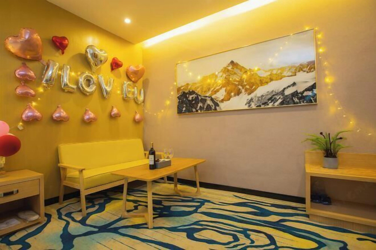 Room 4, Geyunqiu Hotel, Bijie