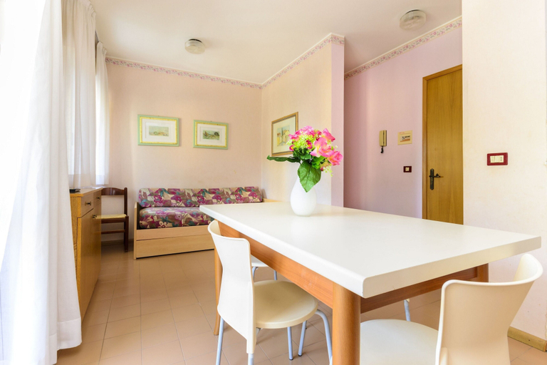 Dining room 4, Sea View Flat in Lignano, Udine