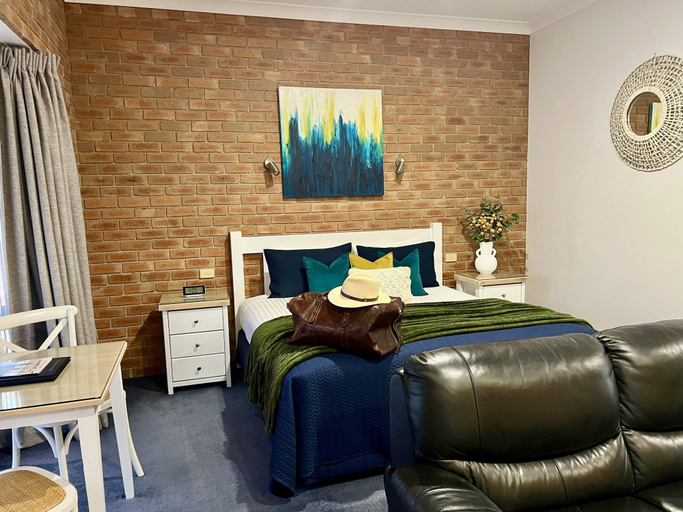 Bedroom 2, Coastal Waters Motor Inn, E. Gippsland - Bairnsdale