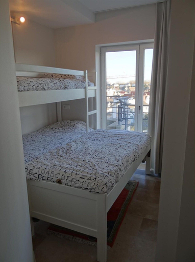 Room 5, Luxury Sea View Retreat in Groenendijk, West-Vlaanderen