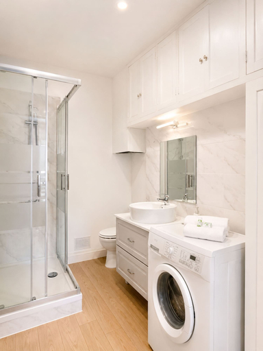 Bathroom 3, 1626 Kleber, Paris