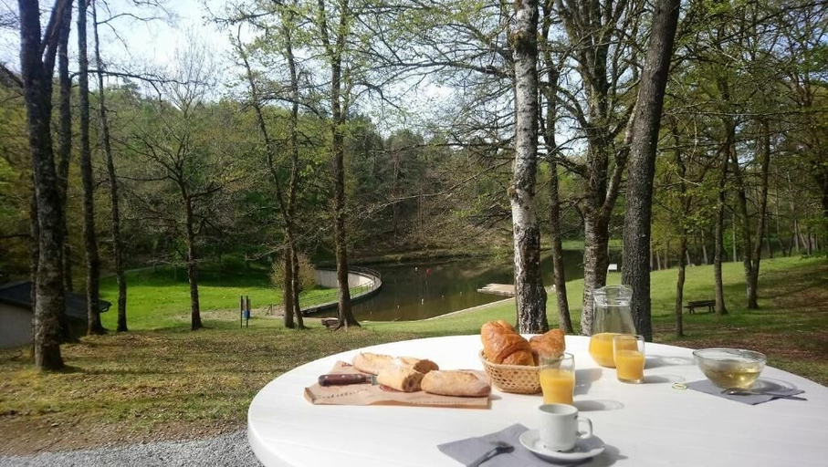 Outdoor dining 4, Le Vendahaut Résidence de tourisme, Corrèze