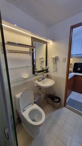 Bathroom 2, The Villa Staycation at La Verti Residences, Pasay City