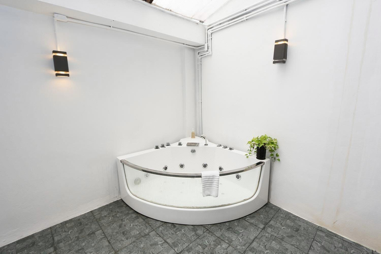 Bathroom 2, The Nest Resort Patong, Phuket Island