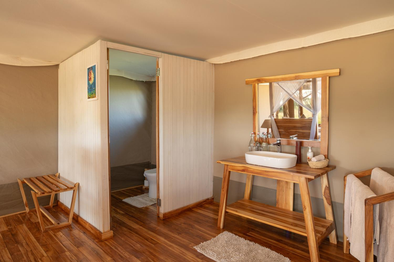 Bathroom, Manya Luxury Camp, Serengeti
