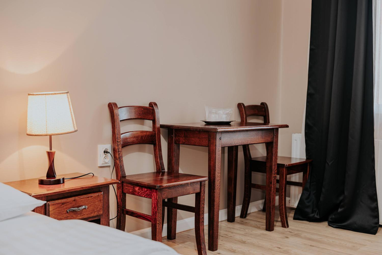 Bedroom 2, Pensiune Restaurant ROUTE60, Ciucea