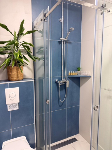 Bathroom 3, Kovacevic Apartments