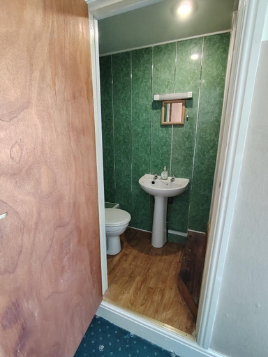 Bathroom 4, Kenilworth Hotel, Blackpool