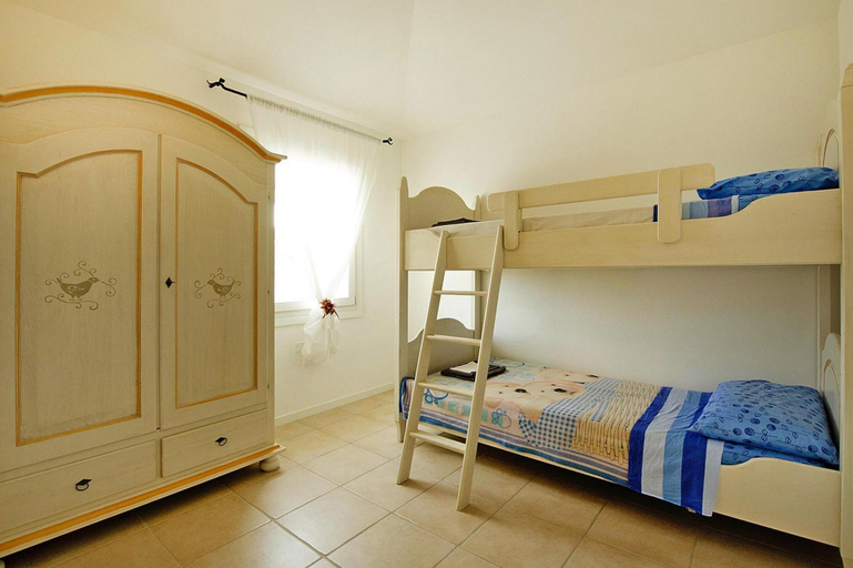 Others 2, Apartment in Golfo Aranci With Terrace, Olbia-Tempio