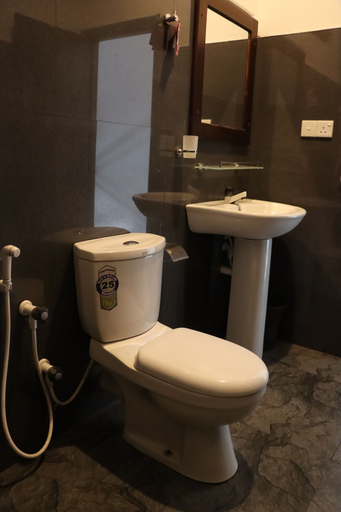 Bathroom 3, Surf & Relax Inn Arugambay, Pothuvil