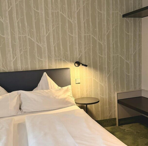 Bedroom 3, Olymp Munich, Freising