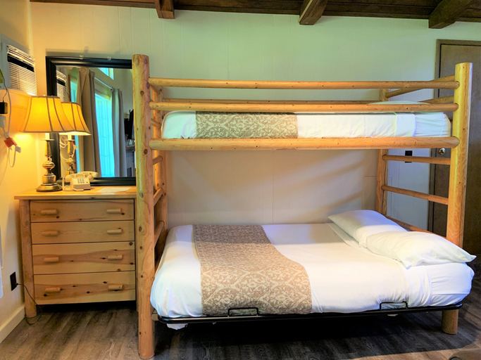 Bedroom 4, Mountain View Lodge, Lewis