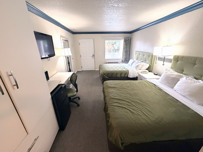 Bedroom 3, JC Inn, Polk