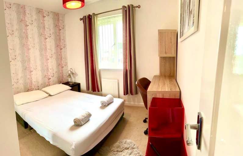 Room 3, Four Mile House with Parking and Garden view, Aberdeen