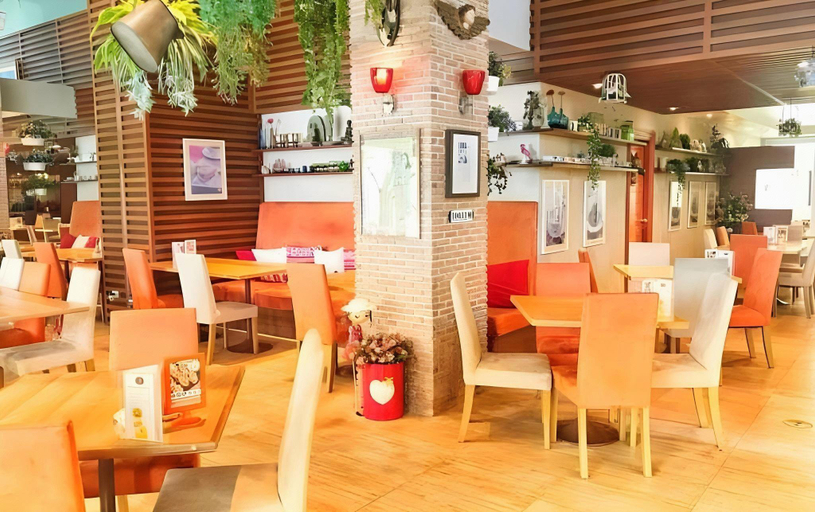 Food & Drinks 5, Caza V1 Serviced Apartment, Muang Rayong