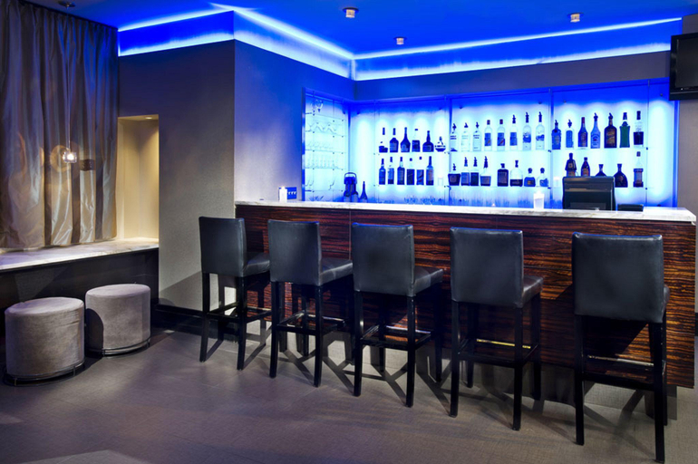 Food & Drinks 5, Hotel Saint Clair- Magnificent Mile, Cook