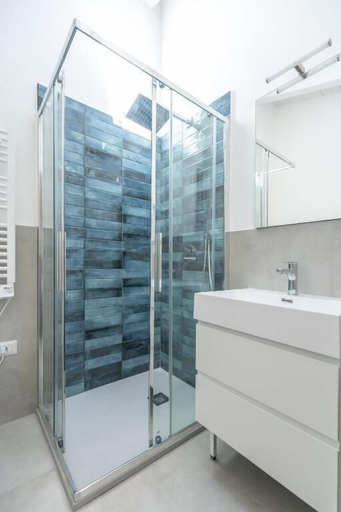 Bathroom 2, Don Giovanni, Catania