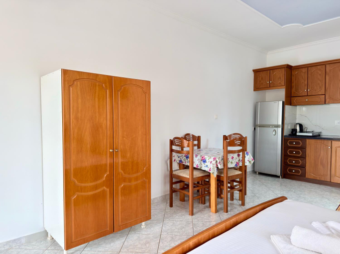 Bedroom 2, Villa Reshat Caca, Sarandës