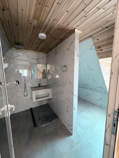 Bathroom 2, Guesthouse "Gjin Thana", Shkodrës